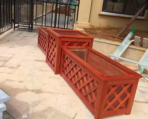 <b>木制花箱</b>